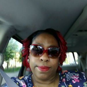 Meet your Posher, Simone